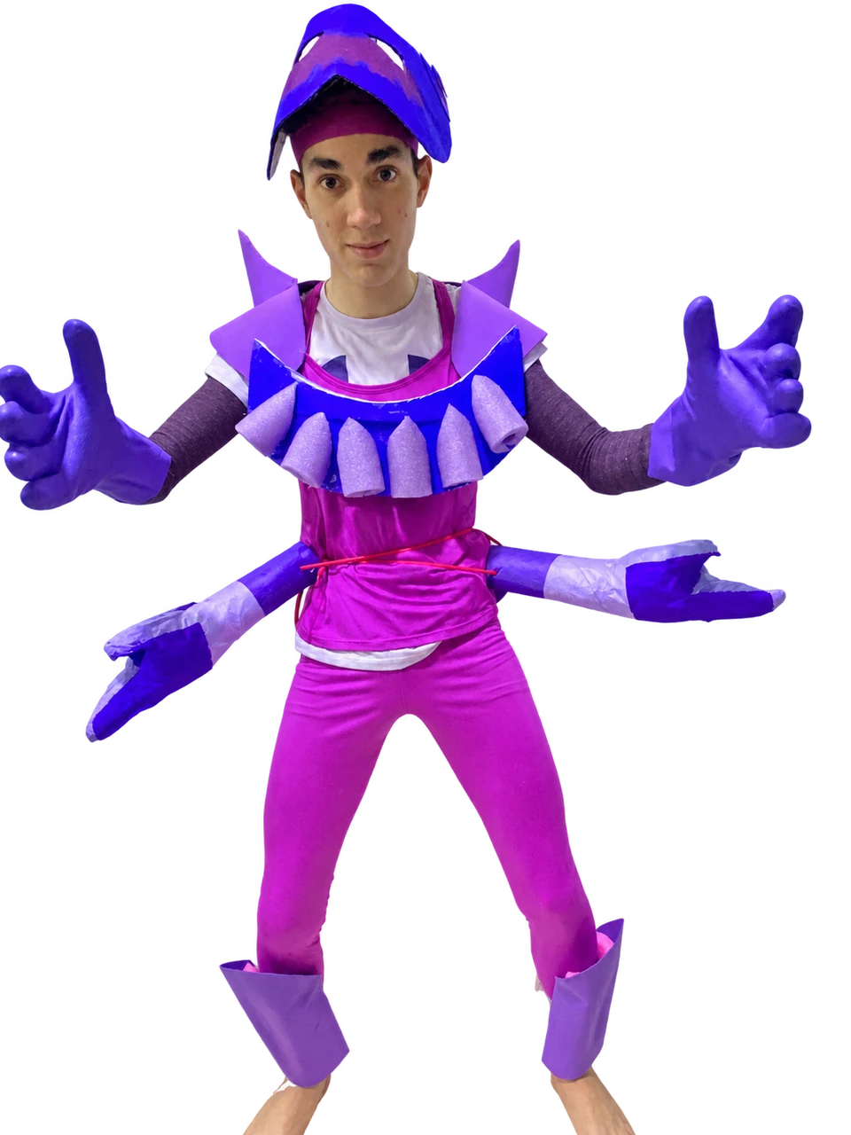 Dadace con cosplay violeta